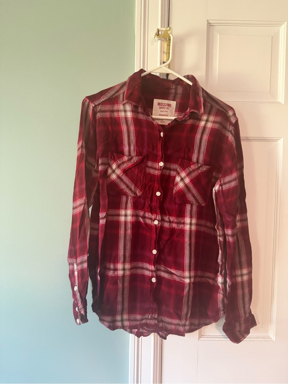 Mossimo Supply Co. Women’s ' Red Plaid Button-Up Shirt size medium flannel